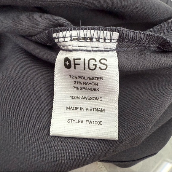 Women’s Figs Catarina One Pocket V-Neck Scrub Top Style FW1000 Size Medium - Picture 9 of 16